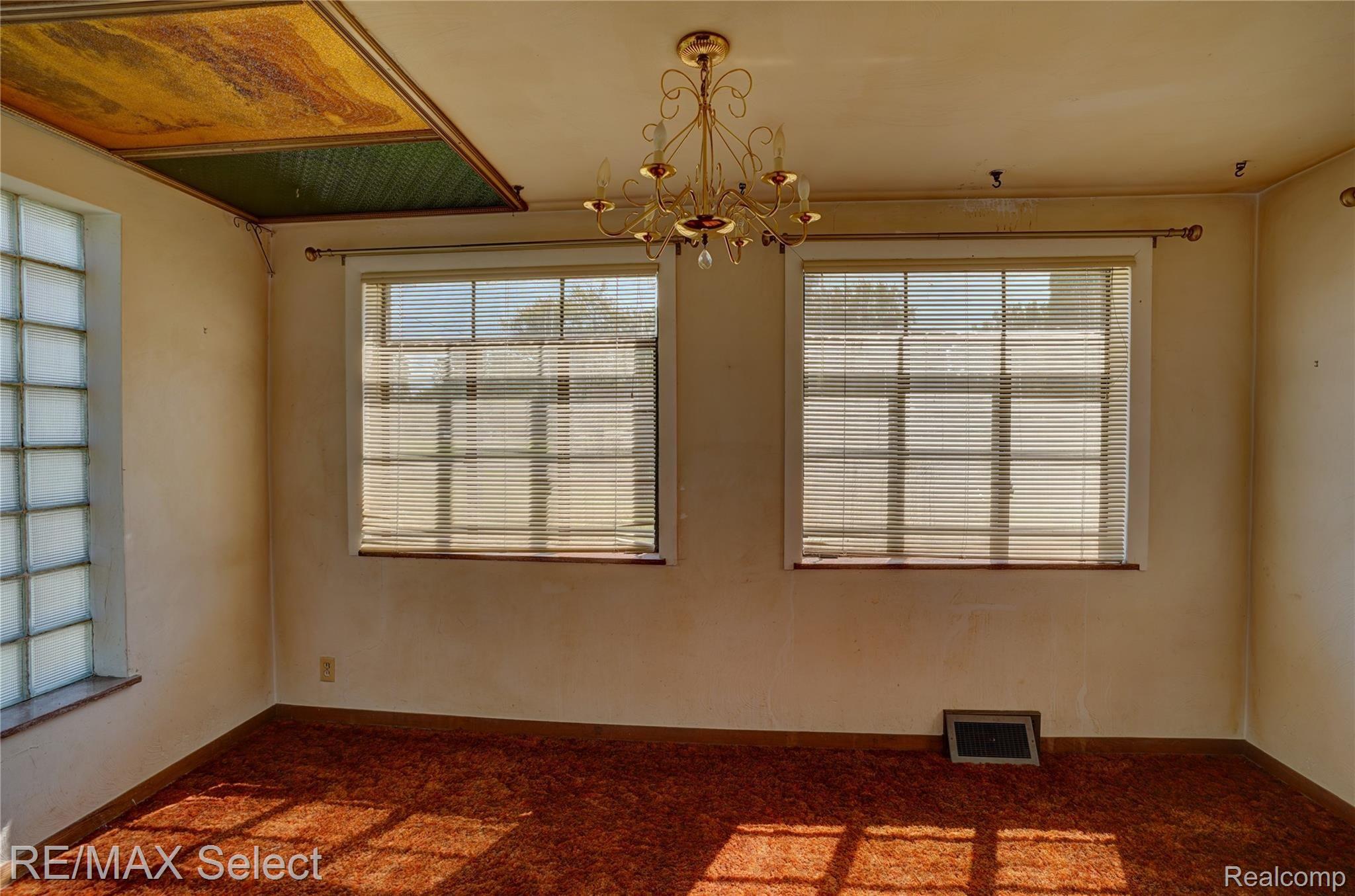 4304 South Center Road Burton, MI 48519 - Photo 17 of 28 4304 S Center Road 41.jpg