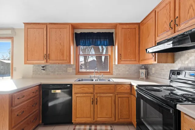 $249,900 | 1865 Bond Street, Green Bay, WI 54303