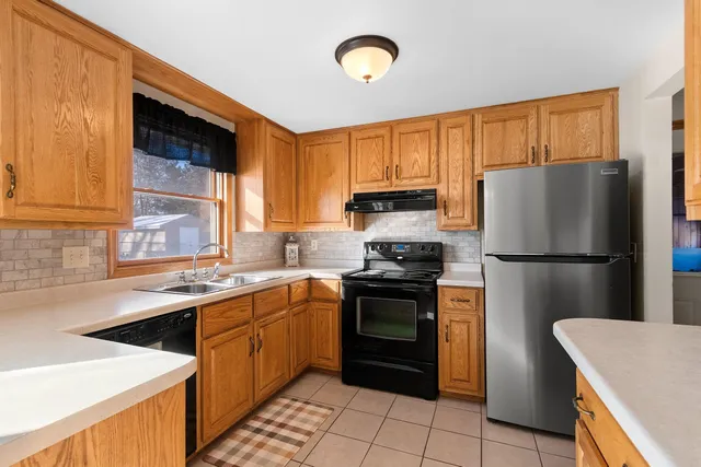 $249,900 | 1865 Bond Street, Green Bay, WI 54303