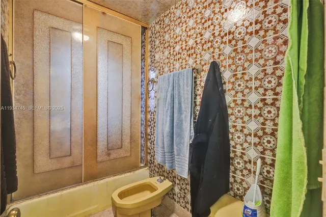 $1,750,000 | 366 West 12th Street, Hialeah, FL 33010