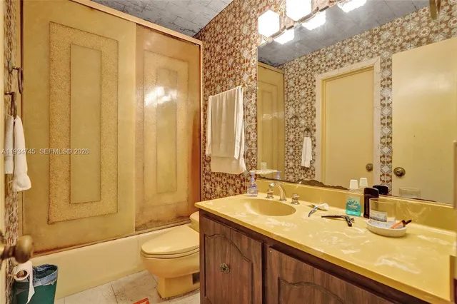 $1,700,000 | 366 West 12th Street, Hialeah, FL 33010