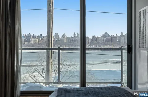 $1,079,000 | 8125 River Road, Unit 4E, North Bergen, NJ 07047