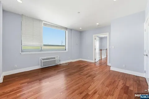 $1,079,000 | 8125 River Road, Unit 4E, North Bergen, NJ 07047