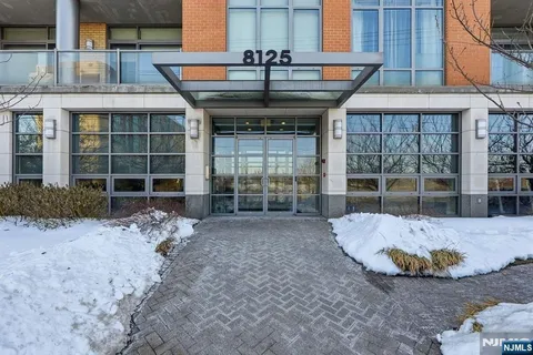 $1,079,000 | 8125 River Road, Unit 4E, North Bergen, NJ 07047