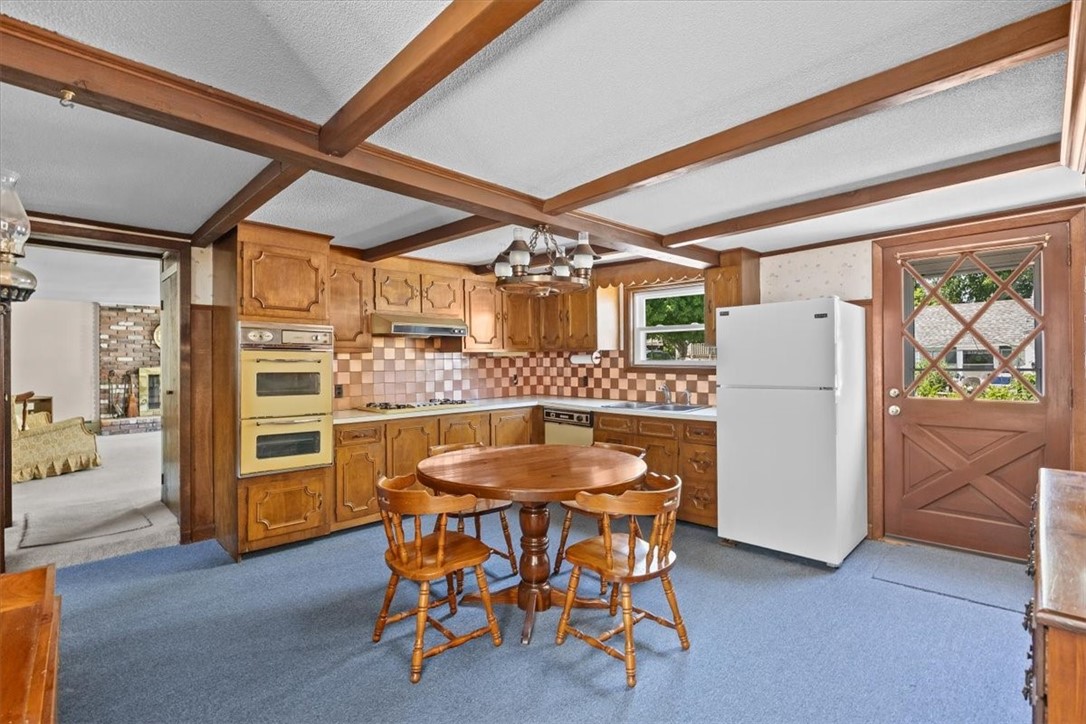 10 Lincoln Avenue Warren, RI 02885 - Photo 6 of 34