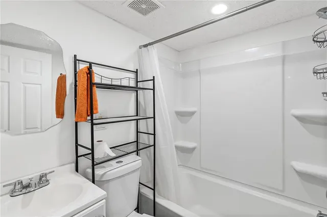 $270,000 | 2938 North 70 Terrace, Kansas City, KS 66109