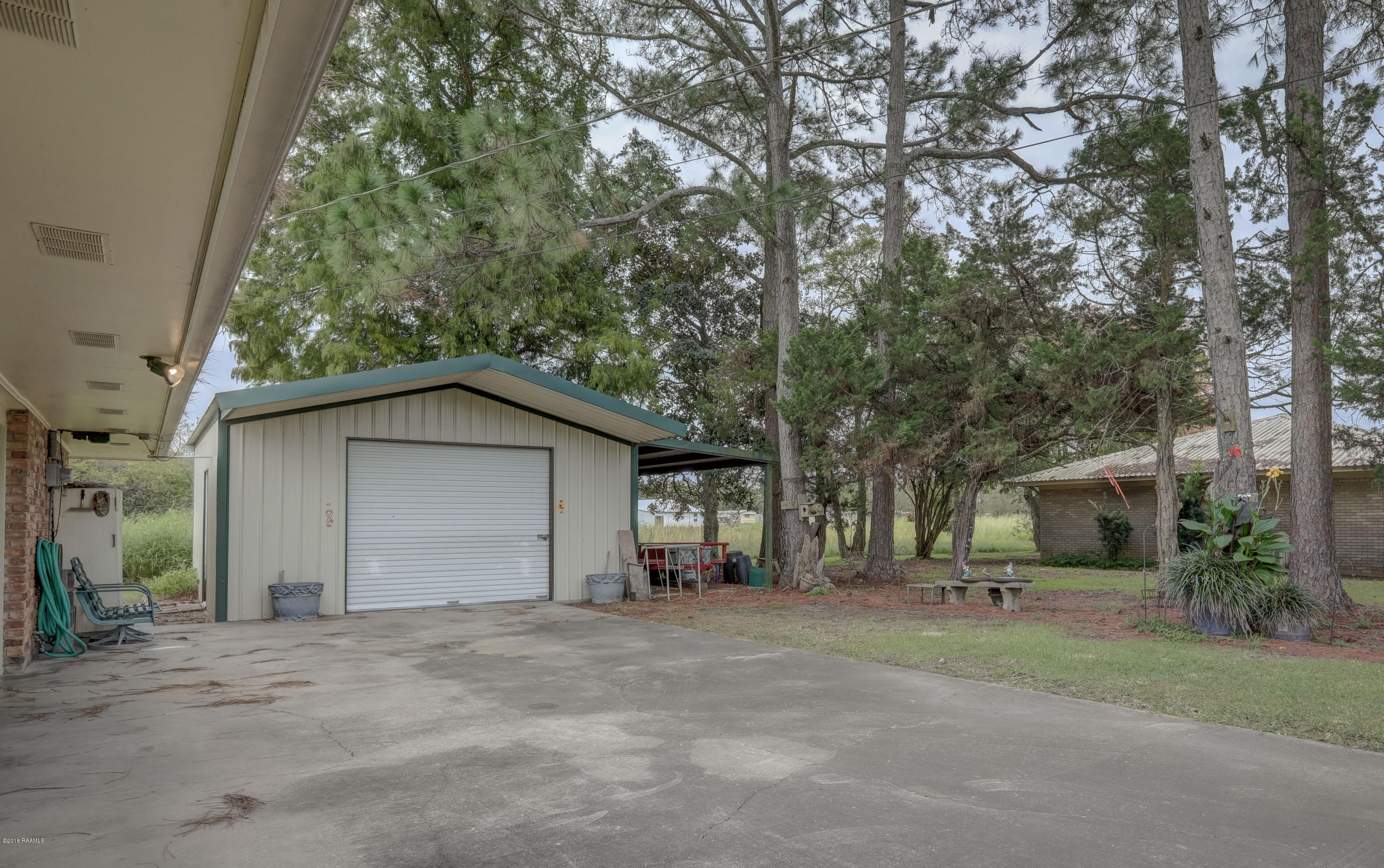 405 Kin Drive Delcambre, LA 70528 - Photo 5 of 26 Kin-5