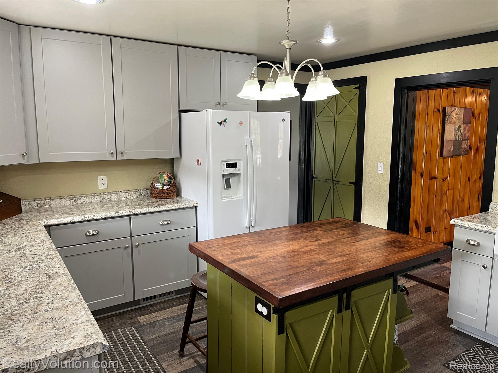 520 Davis Lake Road Lapeer, MI 48446 - Photo 11 of 44 Gallery Image 11
