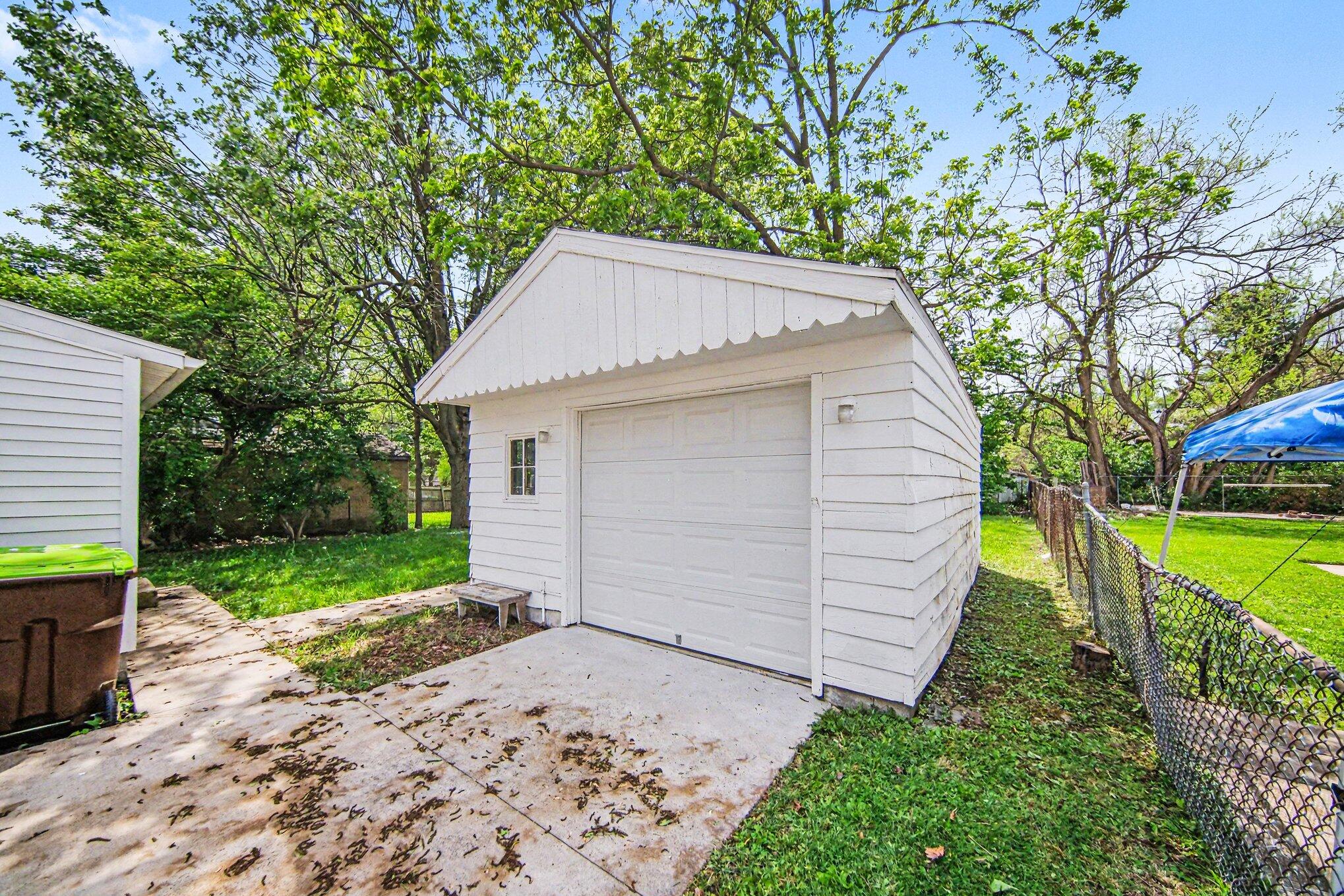 853 Addison Street Adrian, MI 49221 - Photo 28 of 30 029_dscf5558_143