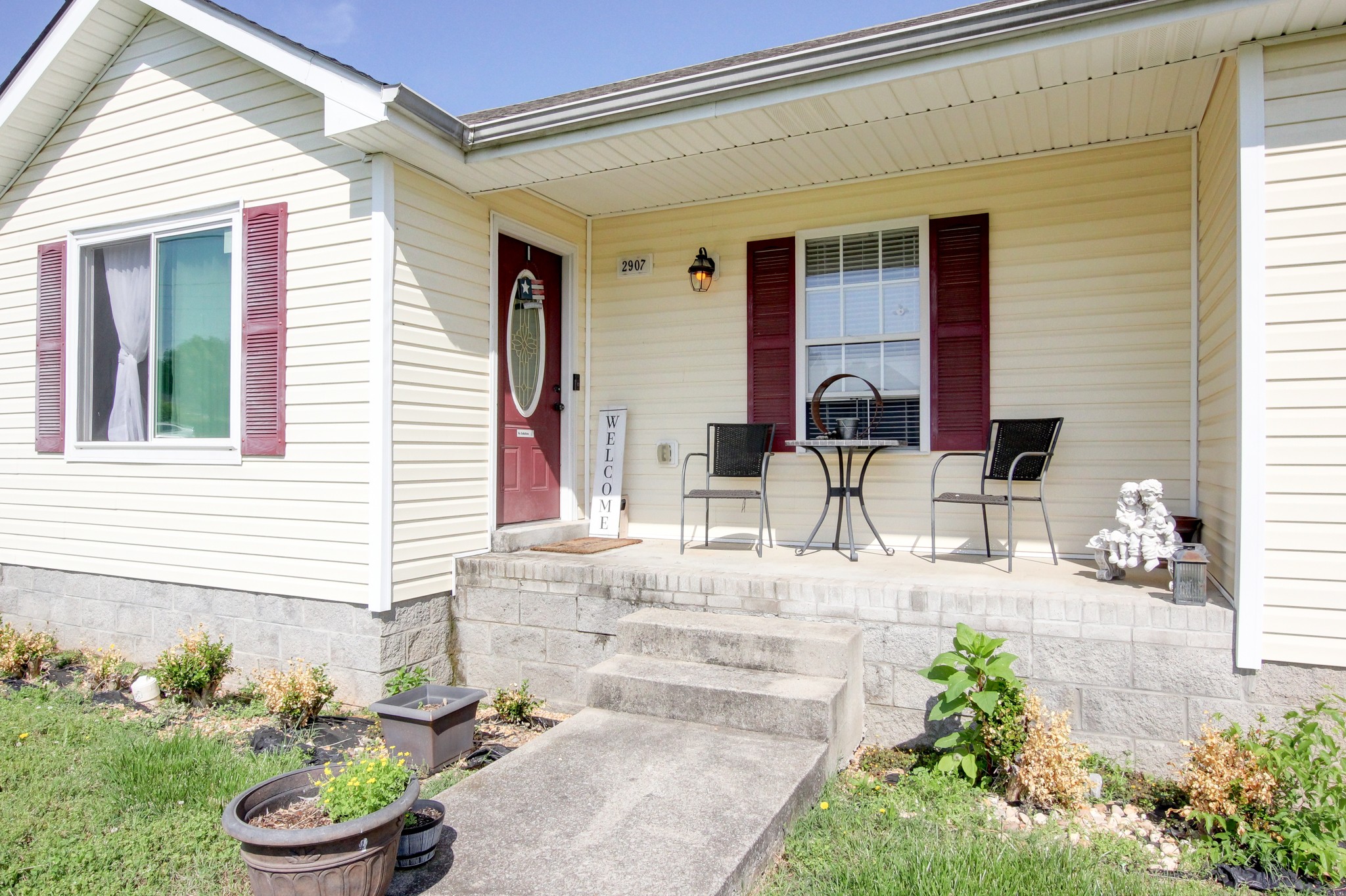 2907 Rome Lane Clarksville, TN 37040 - Photo 2 of 20 a front view of a house with patio