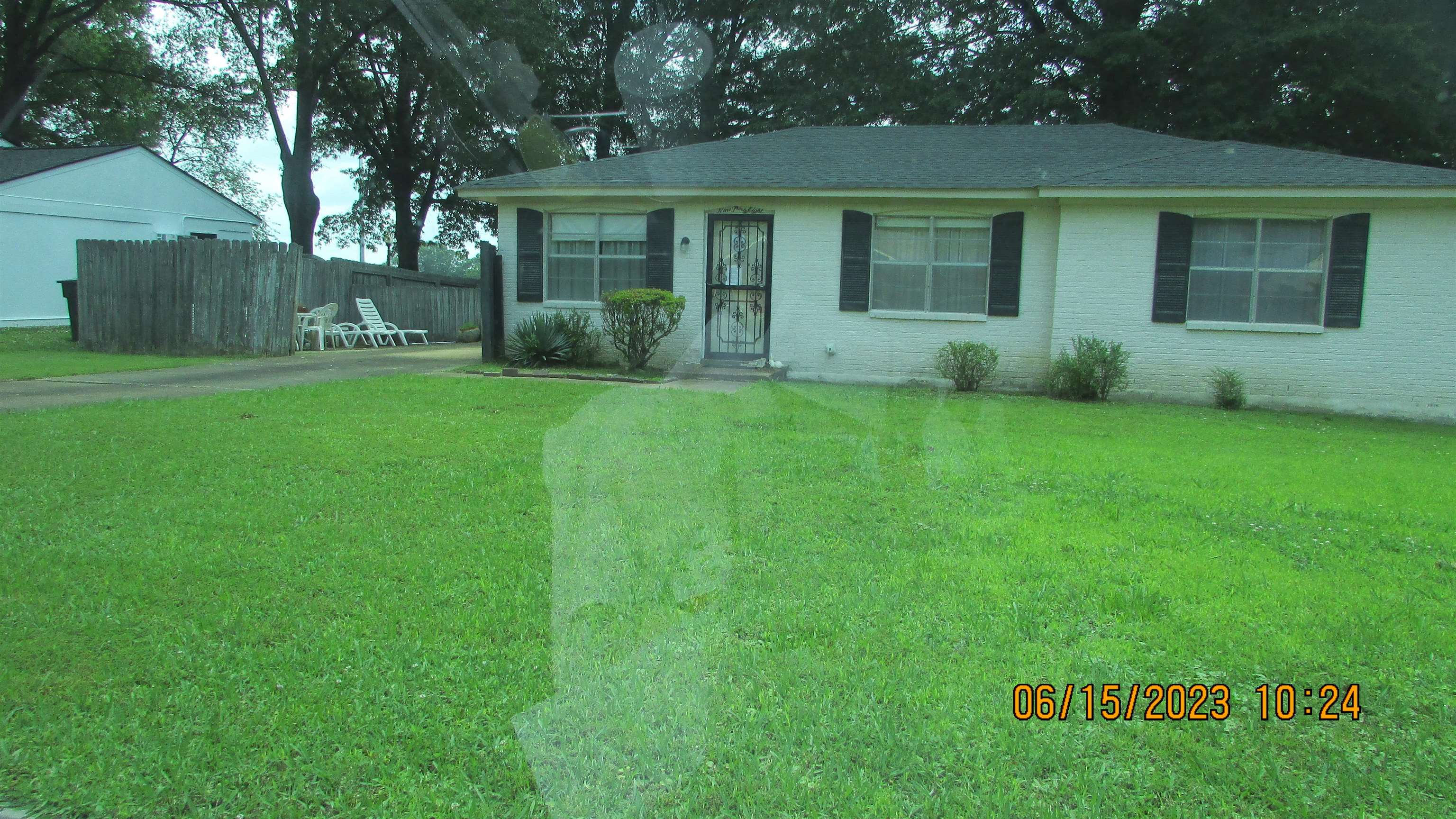 938 Greenview Road Collierville, TN 38017 - Photo 1 of 21 front view of a house with a yard