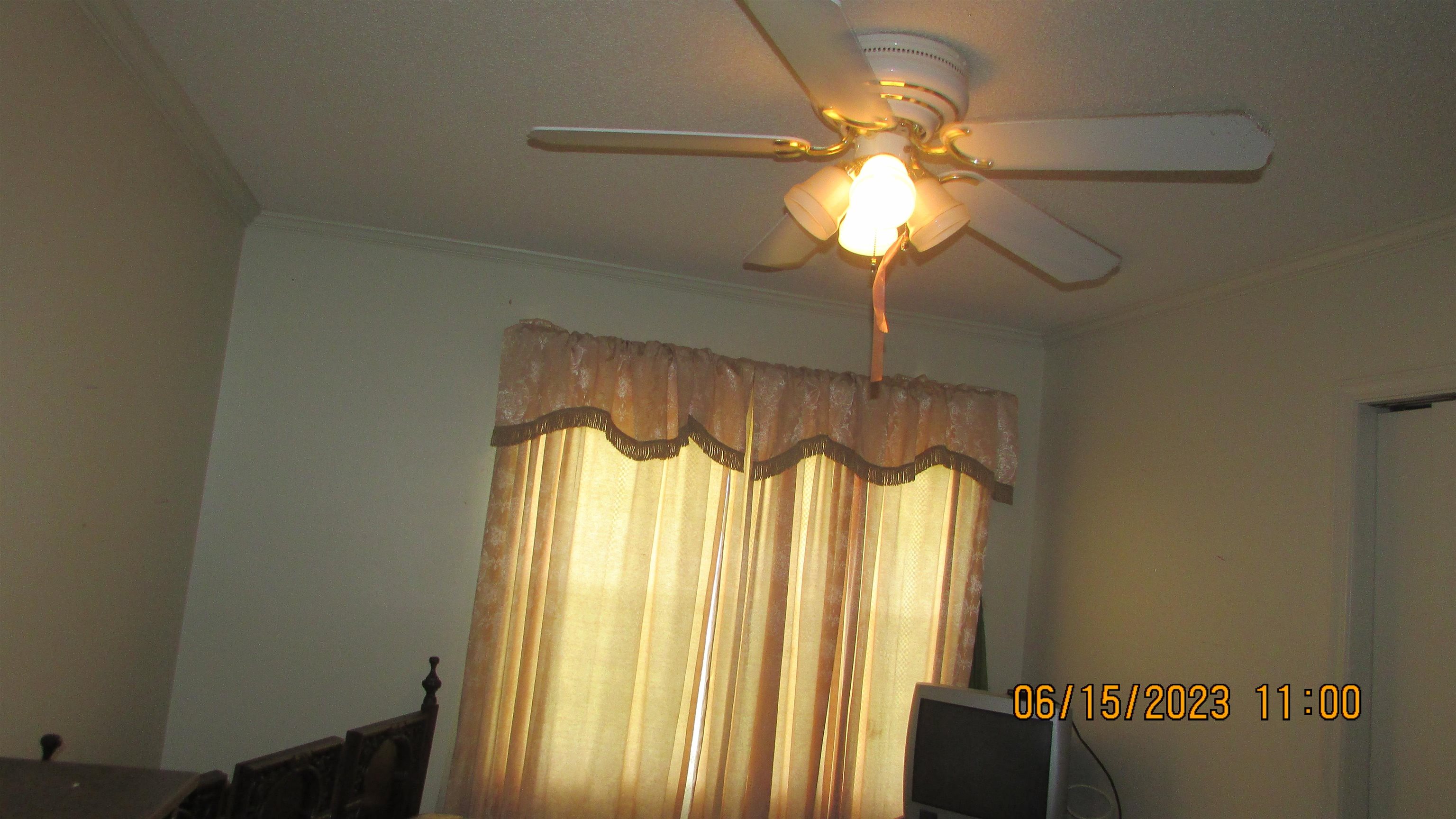 938 Greenview Road Collierville, TN 38017 - Photo 13 of 21 a window in a room