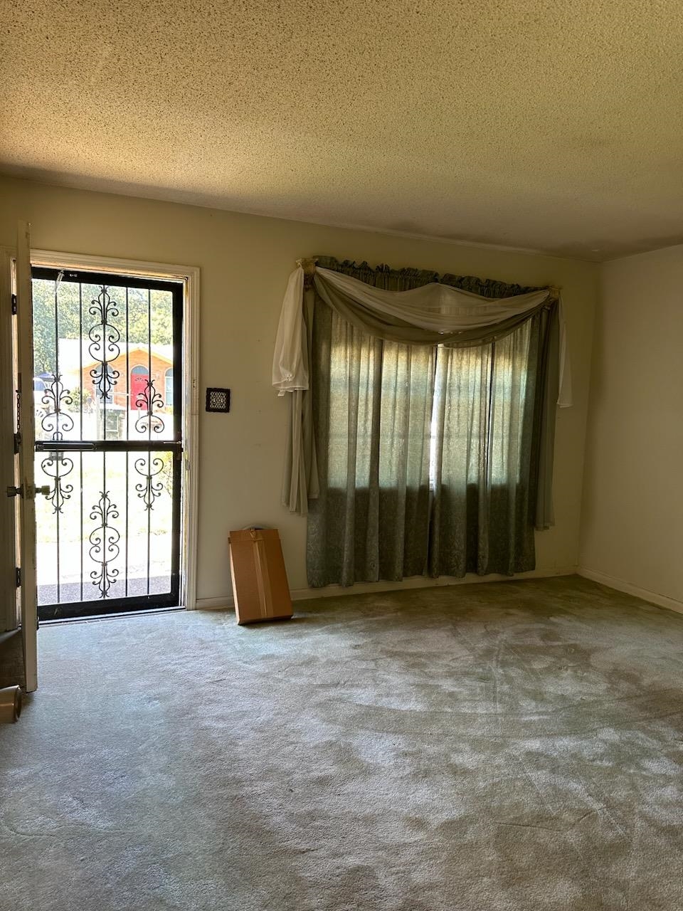 938 Greenview Road Collierville, TN 38017 - Photo 15 of 21 an empty room with windows