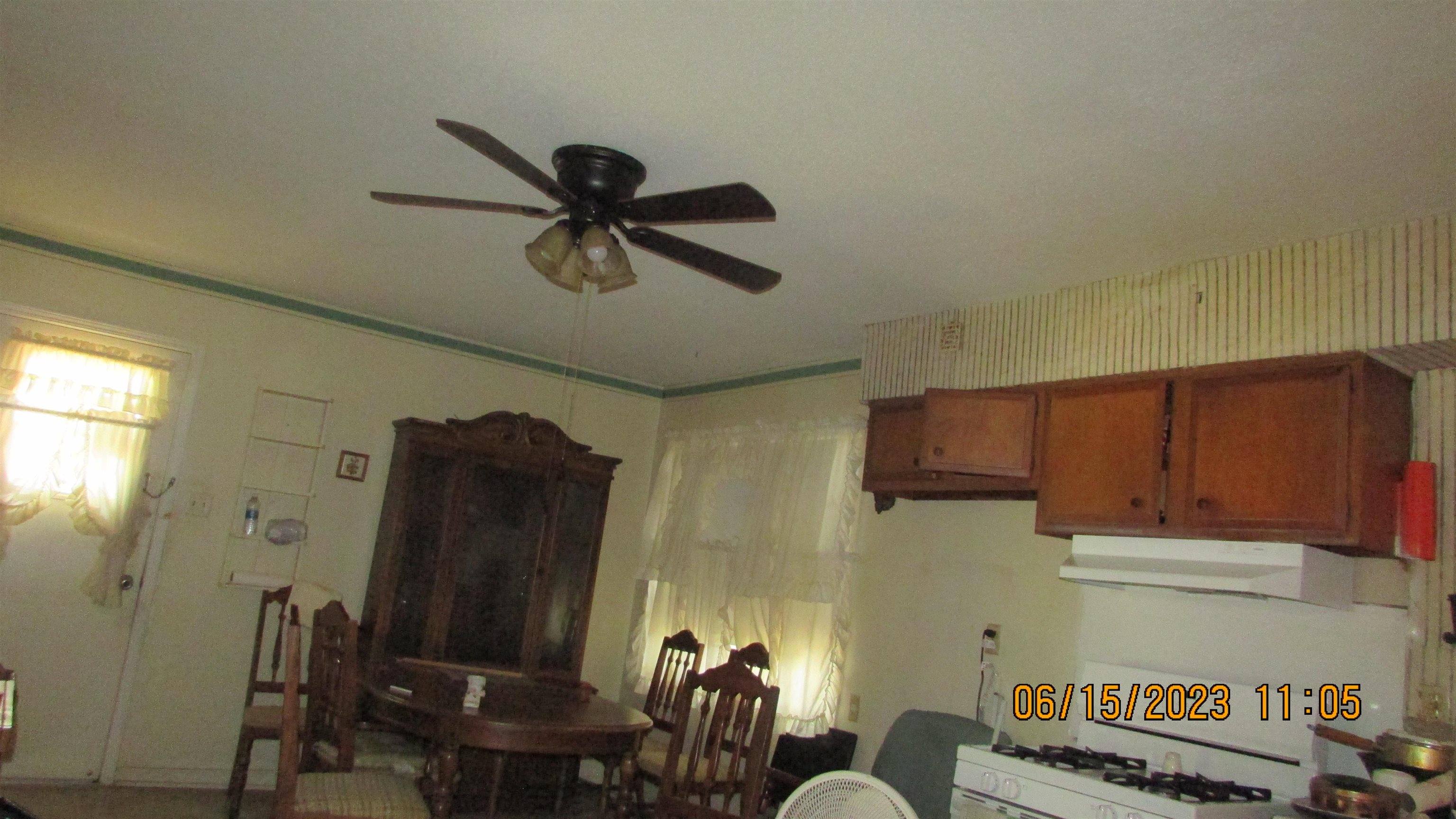 938 Greenview Road Collierville, TN 38017 - Photo 4 of 21 a living room with furniture