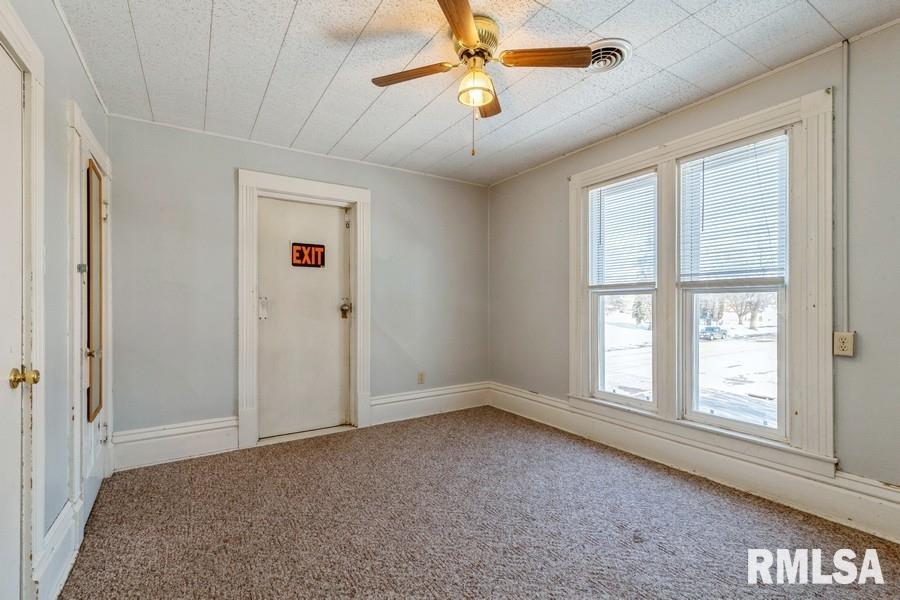 402 South 4th Street Clinton, IA 52732 - Photo 16 of 23