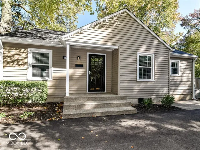 $2,100 | 2407 Baur Drive, Indianapolis, IN 46220