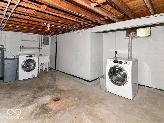 $2,100 | 2407 Baur Drive, Indianapolis, IN 46220