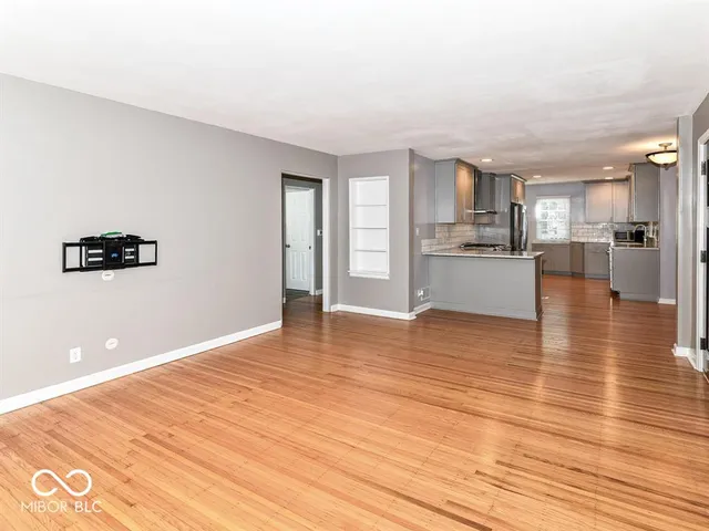 $2,100 | 2407 Baur Drive, Indianapolis, IN 46220