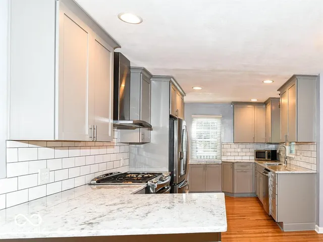 $2,100 | 2407 Baur Drive, Indianapolis, IN 46220