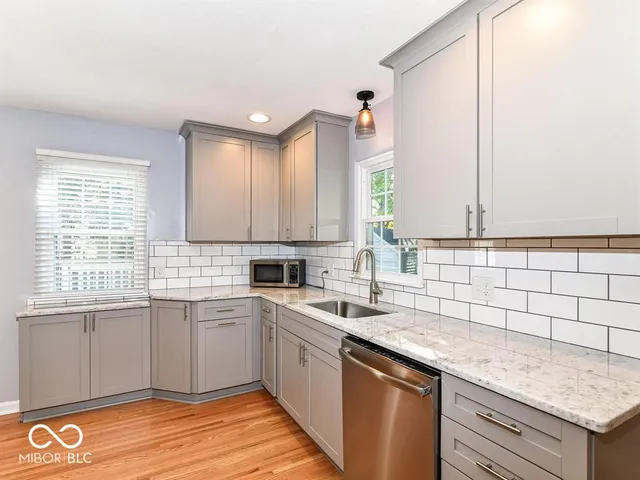 $2,100 | 2407 Baur Drive, Indianapolis, IN 46220