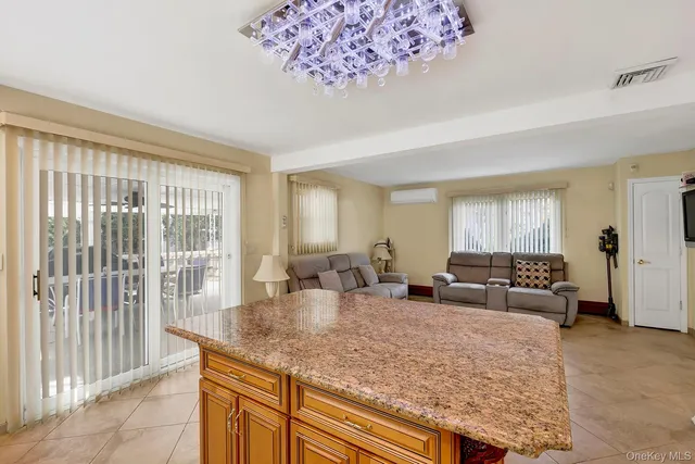 $1,100,000 | 330 Bayville Avenue, Bayville, NY 11709