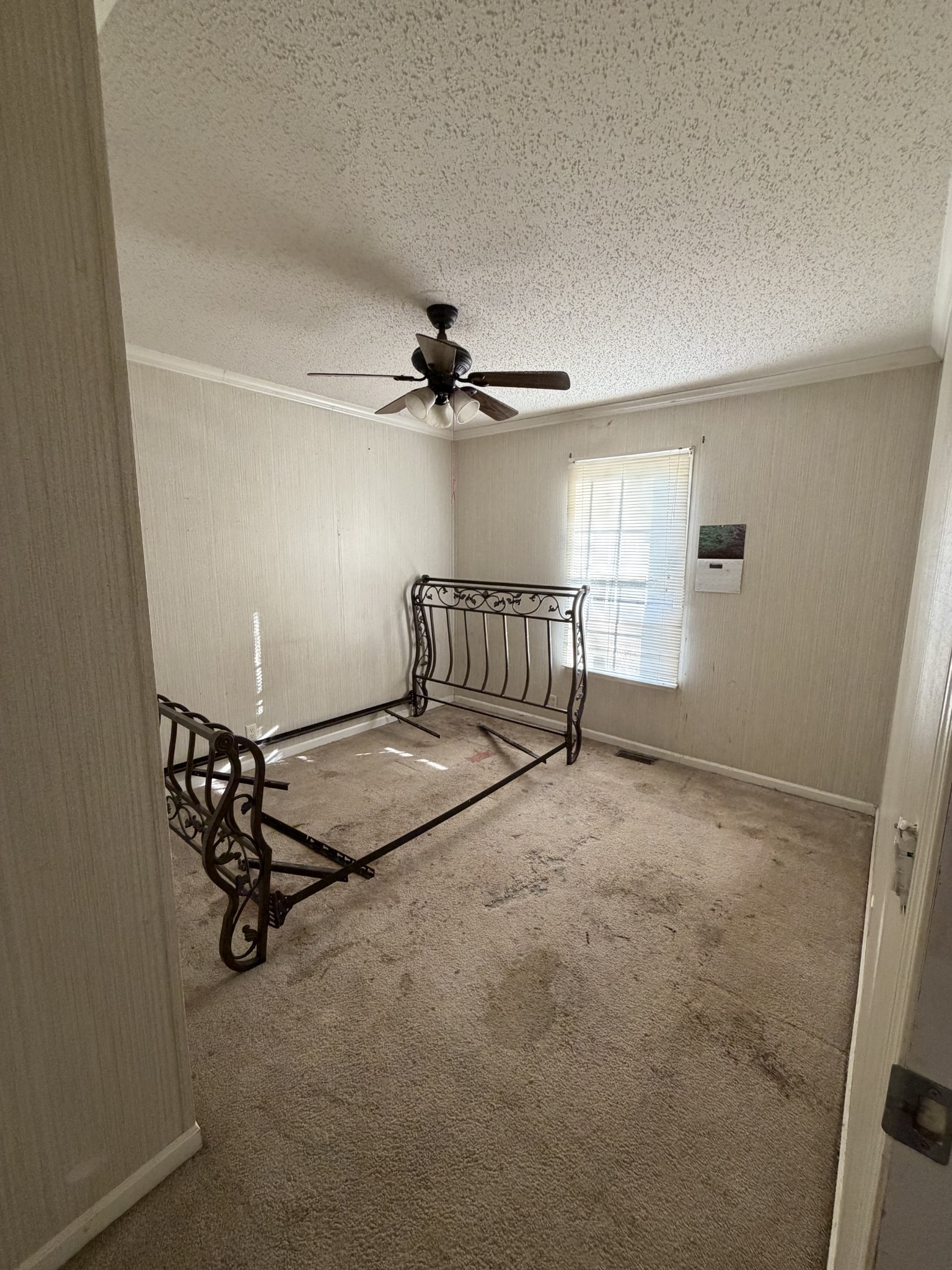 7010 Lynchburg Road Winchester, TN 37398 - Photo 13 of 22 a view of a room with chairs