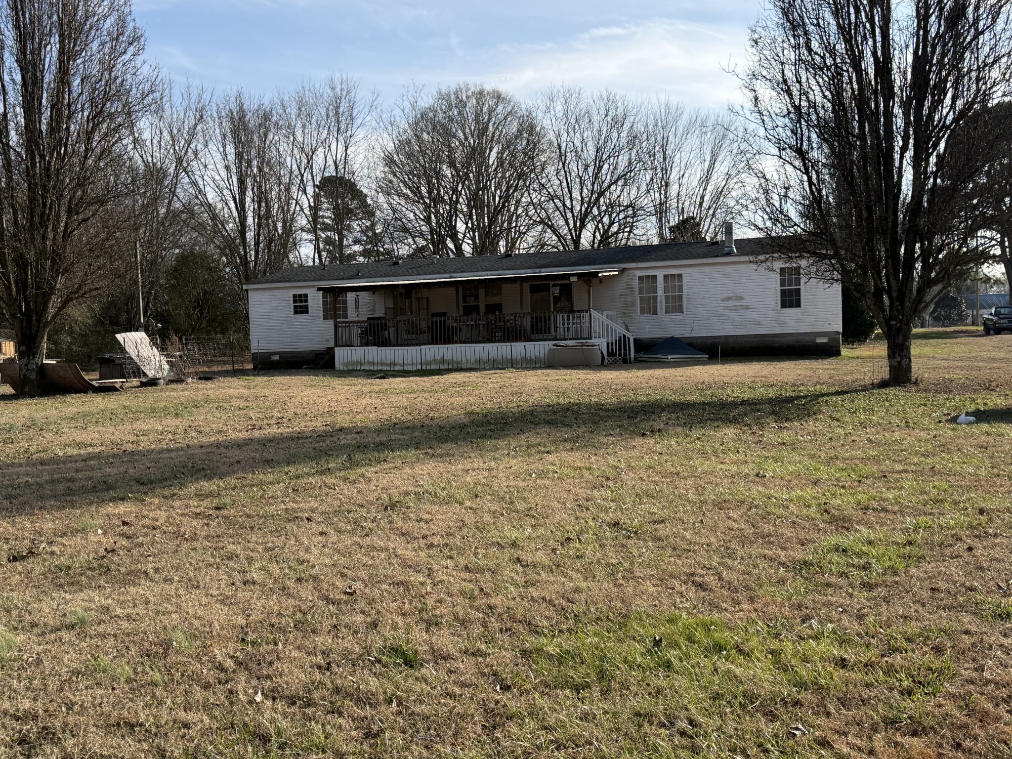 7010 Lynchburg Road Winchester, TN 37398 - Photo 18 of 22 a view of a house with a yard