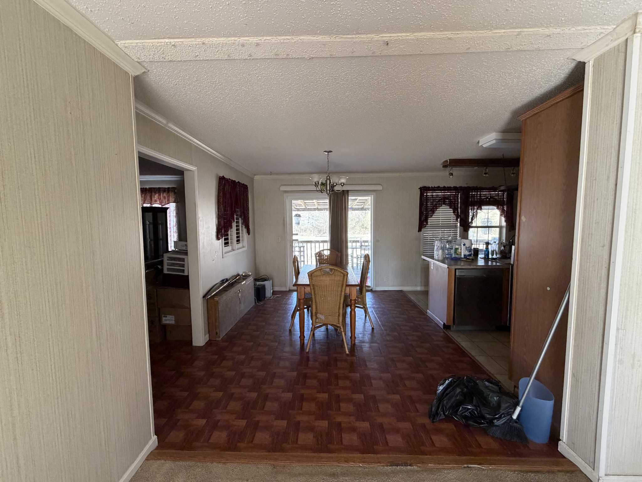 7010 Lynchburg Road Winchester, TN 37398 - Photo 5 of 22 a view of a dining room with furniture window and wooden floor