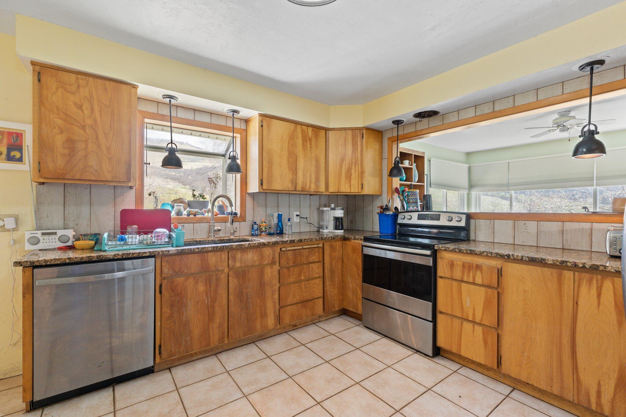 3403 North Valley View Road Ashland, OR 97520 - Photo 36 of 51 41-web-or-mls-WCIL0159