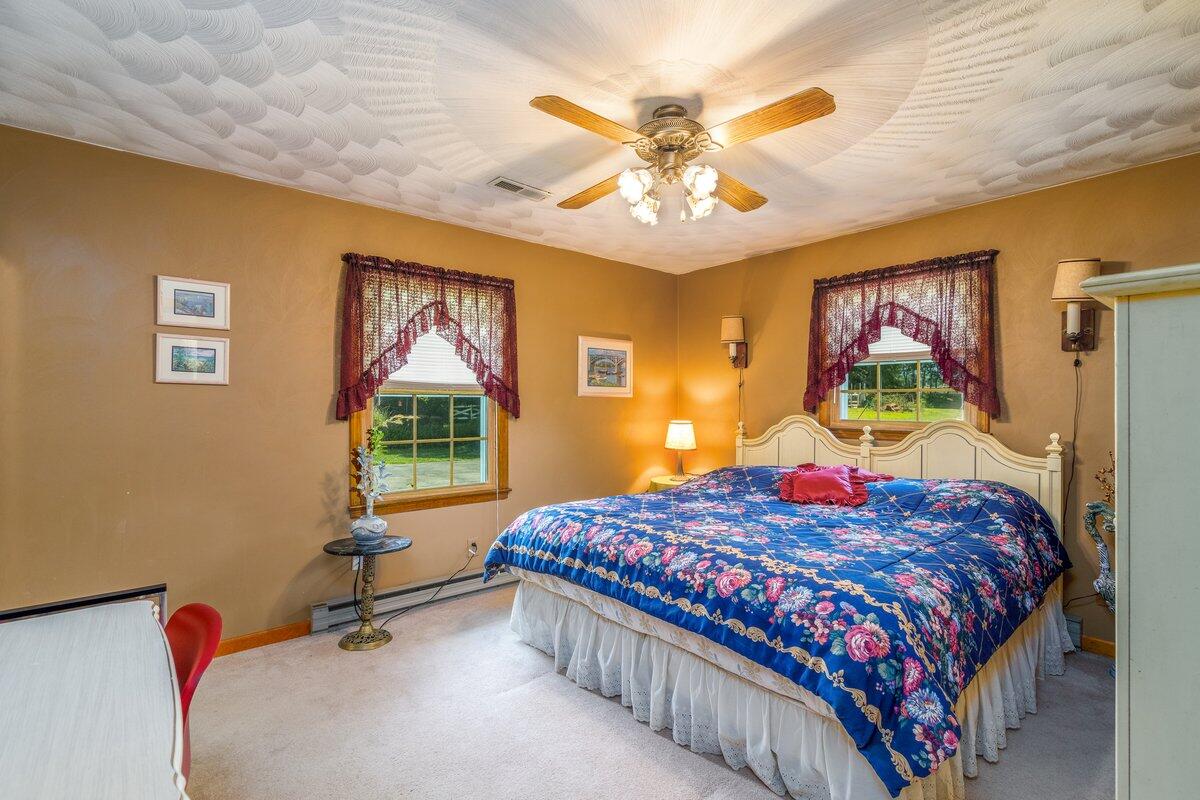 4043 Country Club Road Troutville, VA 24175 - Photo 14 of 39 Master bedroom entry level