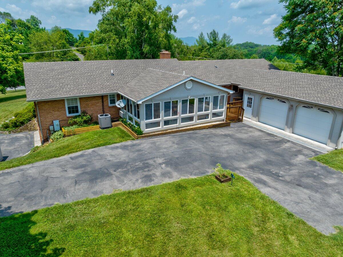 4043 Country Club Road Troutville, VA 24175 - Photo 3 of 39 3rd photo back