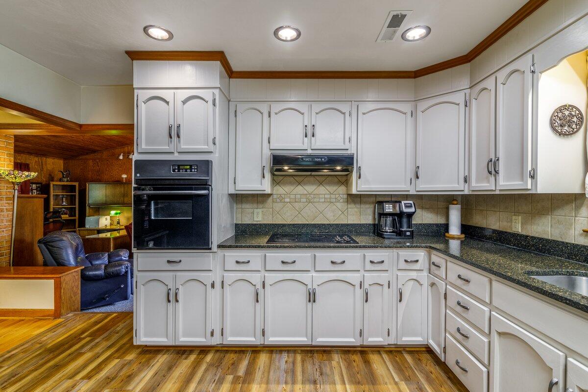 4043 Country Club Road Troutville, VA 24175 - Photo 6 of 39 Kitchen into den