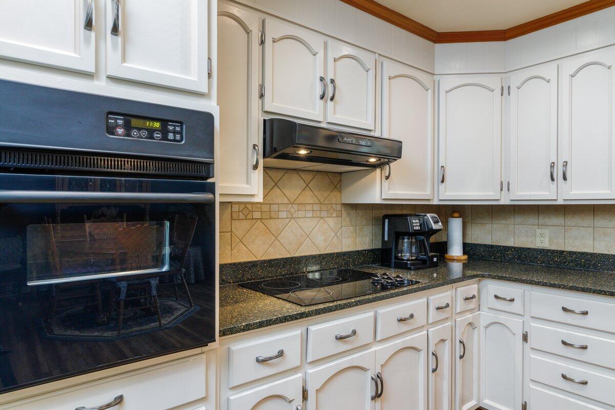 4043 Country Club Road Troutville, VA 24175 - Photo 7 of 39 Wall oven