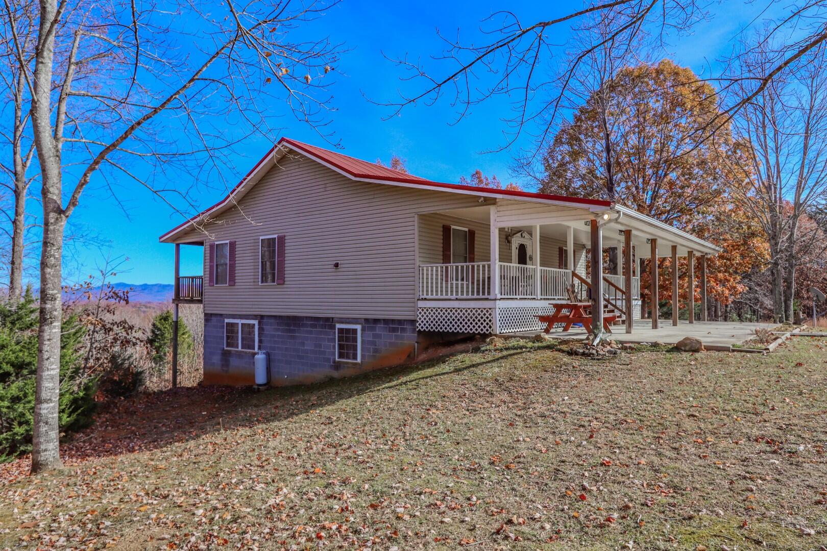 880 Home Pines Way Cosby, TN 37722 - Photo 7 of 40 4.5