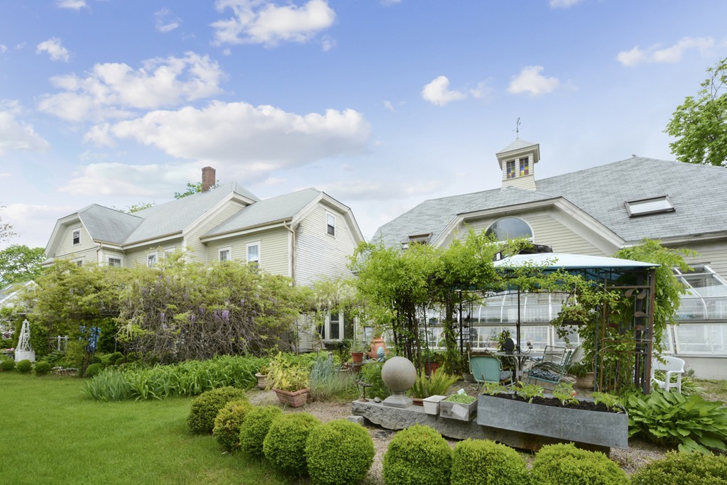 297 Greeley Street Clinton, MA 01510 - Photo 4 of 32 Gallery Image 4