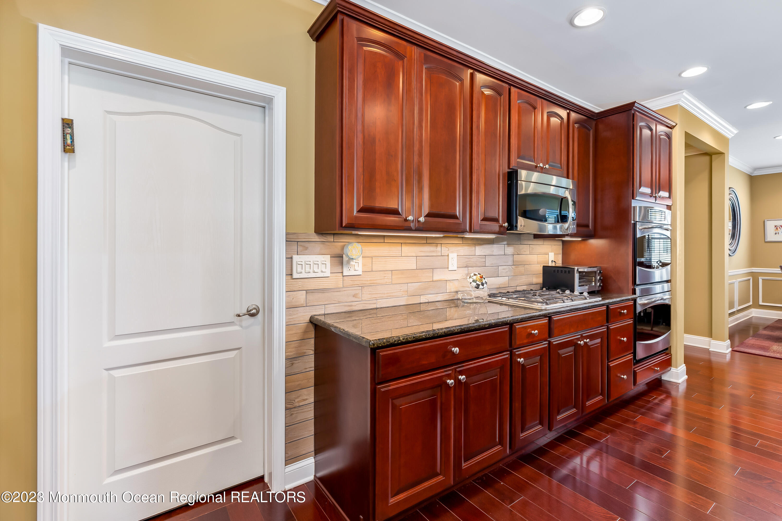 8 Criollo Road Manalapan, NJ 07726 - Photo 9 of 22 8 Criollo rd-8
