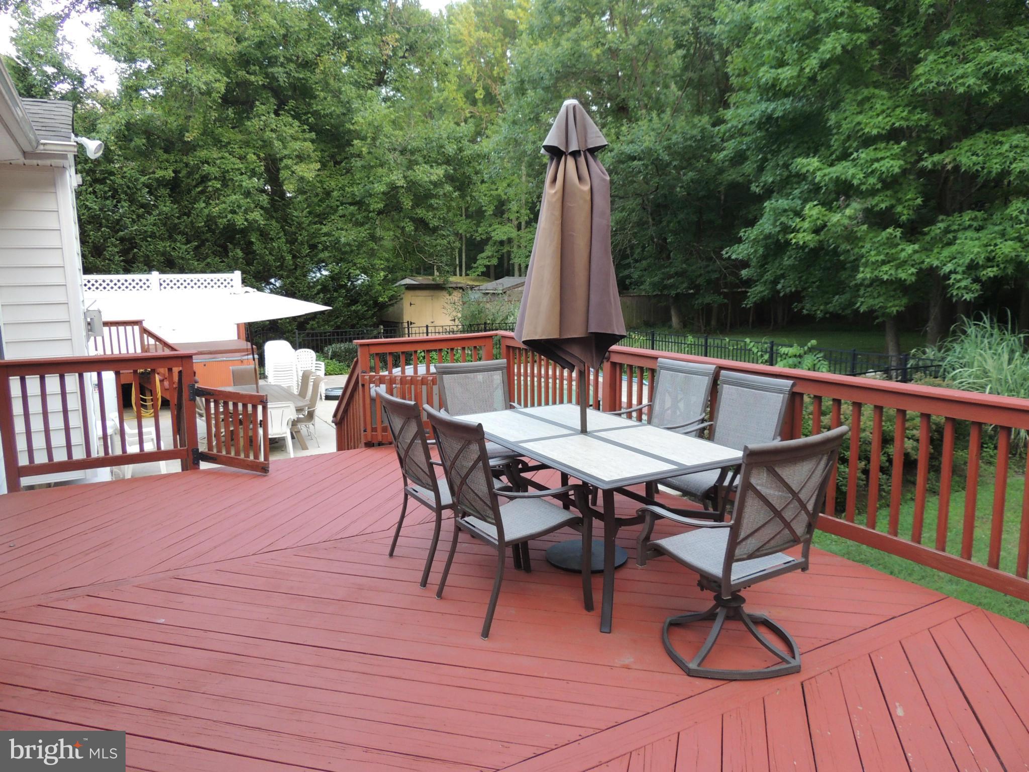 3602 Branhum Road Edgewater, MD 21037 - Photo 6 of 19 Private deck