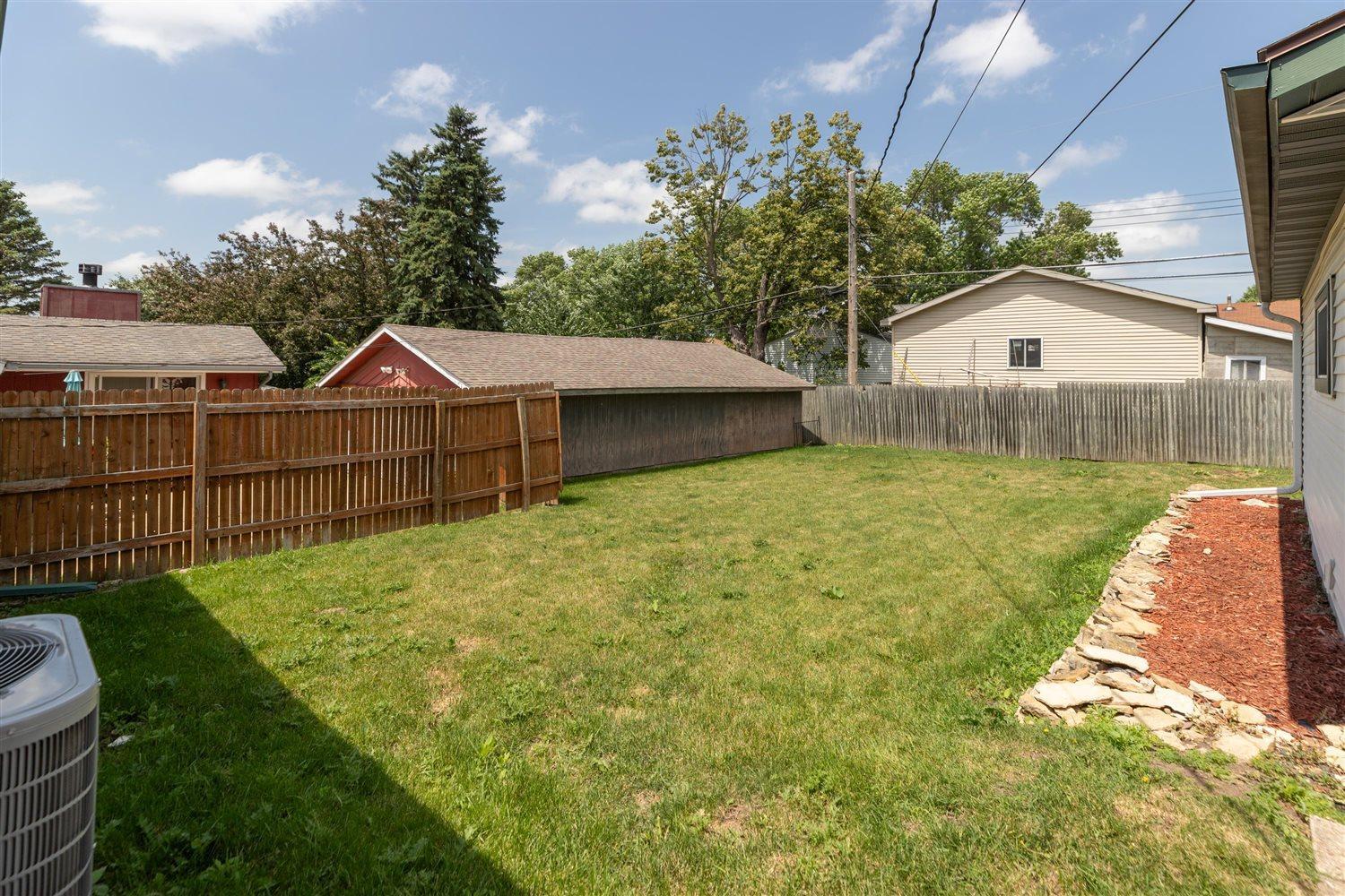 1823 18 1/2 Street Northwest Rochester, MN 55901 - Photo 29 of 36