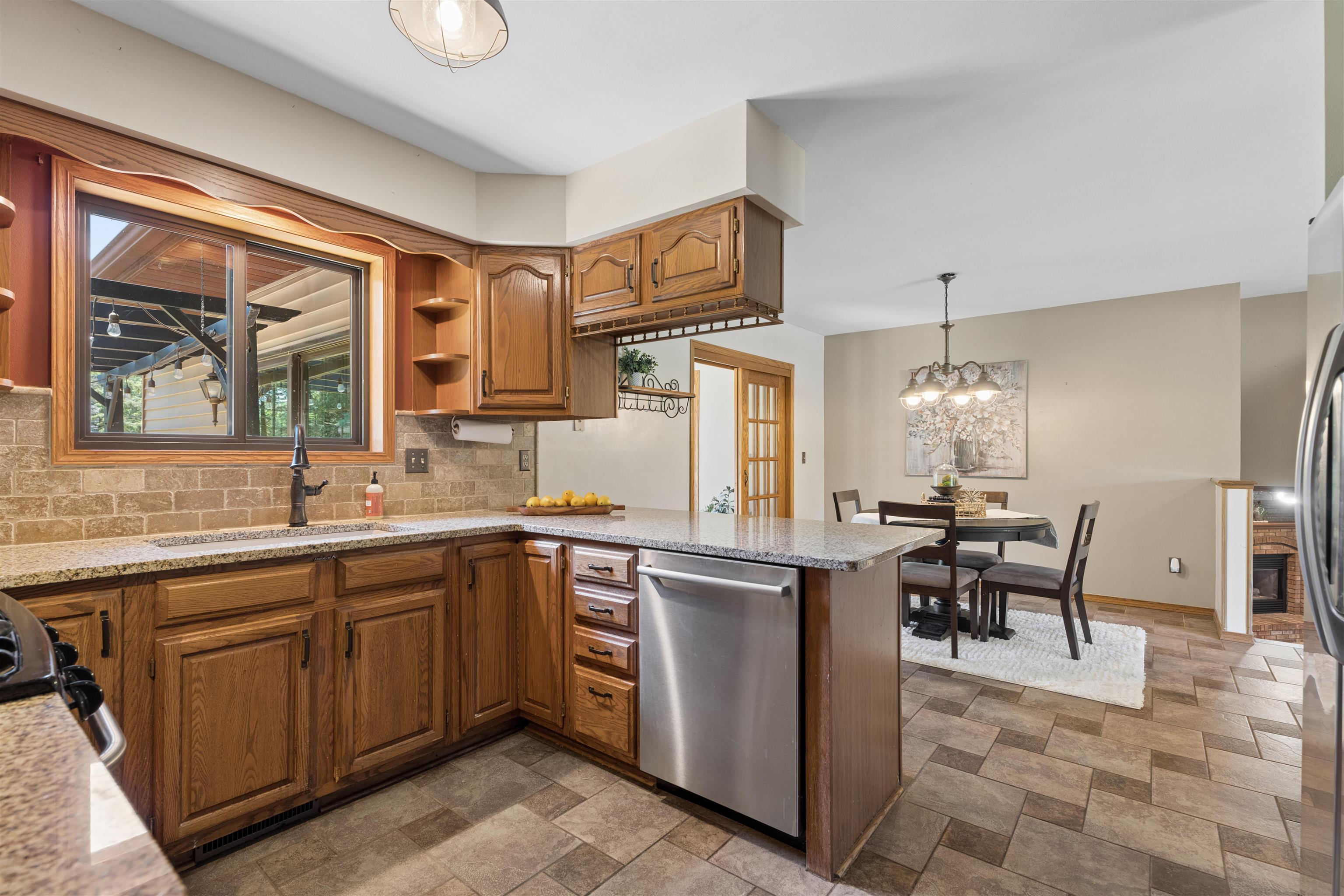 4085 Leonard Point Road Oshkosh, WI 54904 - Photo 9 of 42