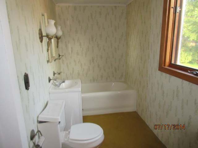 526 Lennox Street Rhinelander, WI 54501 - Photo 5 of 7 Gallery Image 5