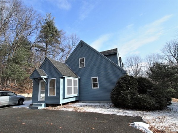 762 Flat Hill Road Lunenburg, MA 01462 - Photo 3 of 18 Gallery Image 3