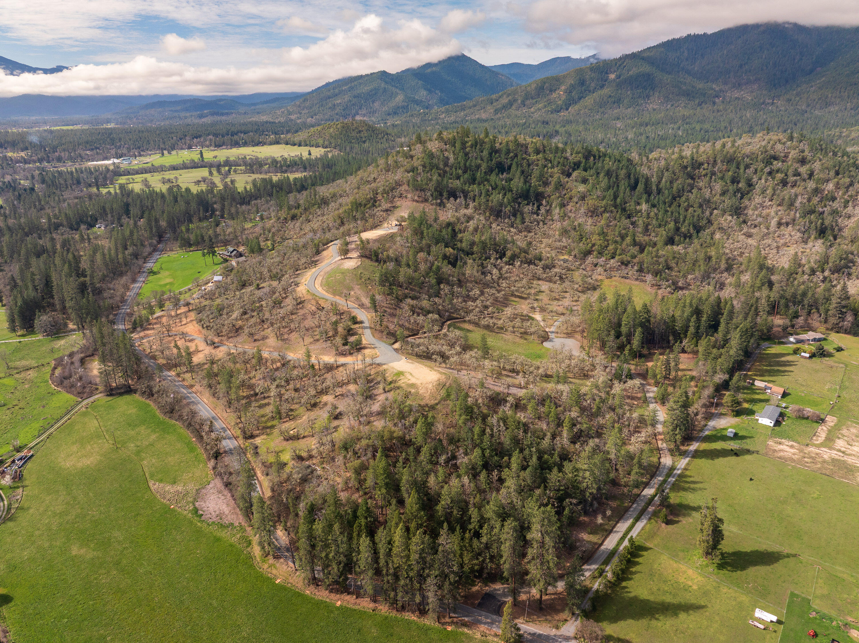 Messinger Road, Unit 300 Williams, OR 97544 - Photo 4 of 11 a view of lake with mountain
