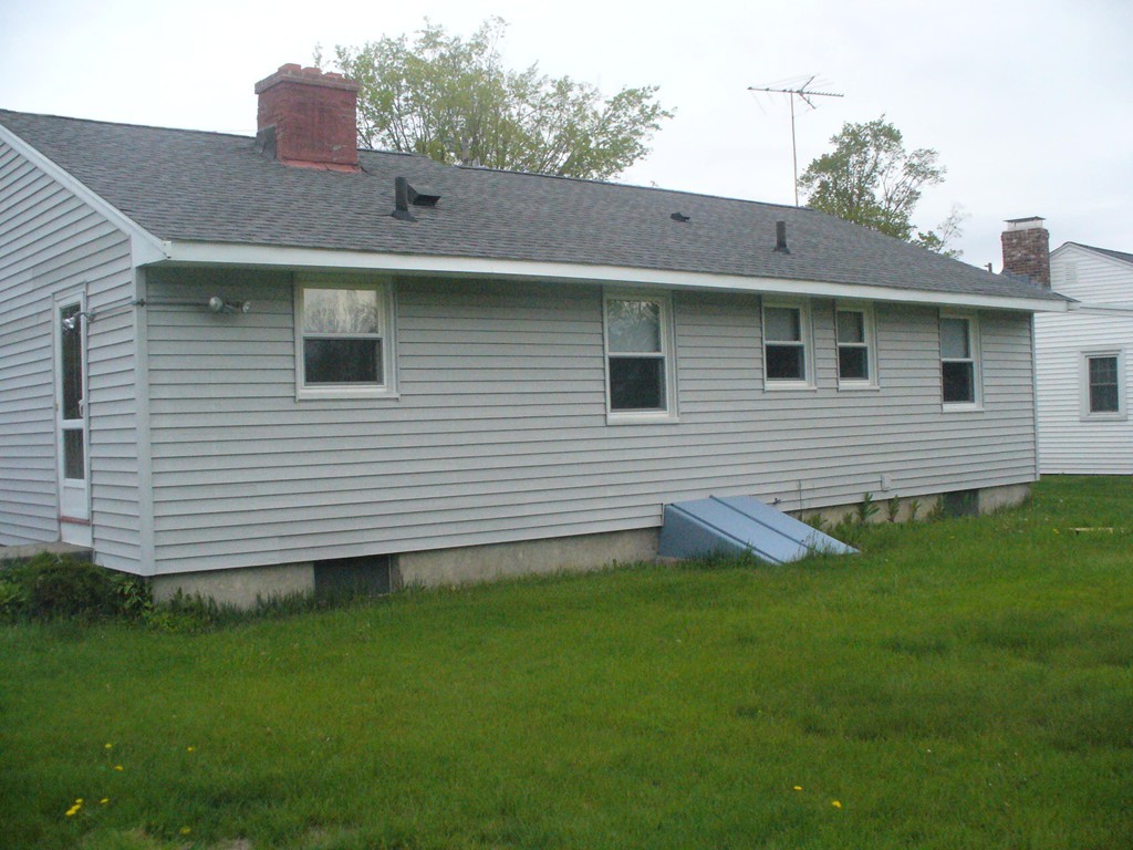 22 Birmingham Road Worcester, MA 01606 - Photo 12 of 13 Gallery Image 12