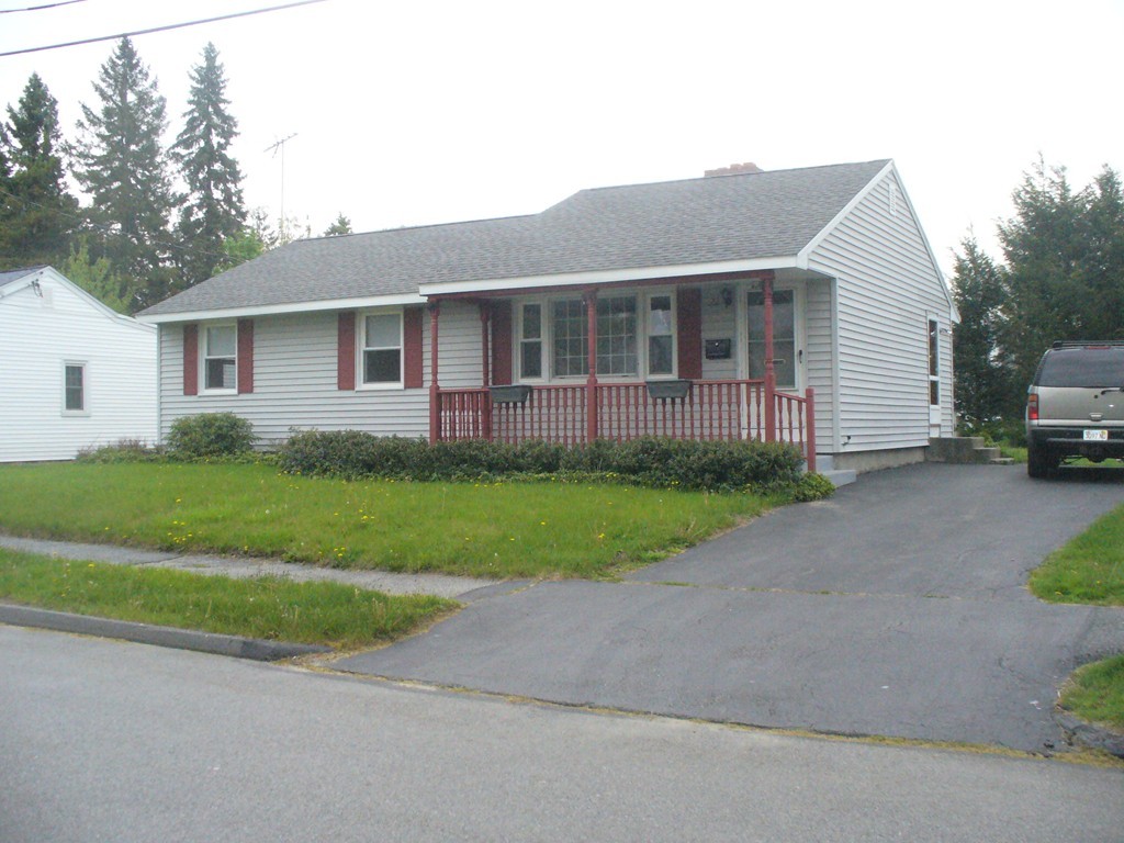 22 Birmingham Road Worcester, MA 01606 - Photo 2 of 13 Gallery Image 2