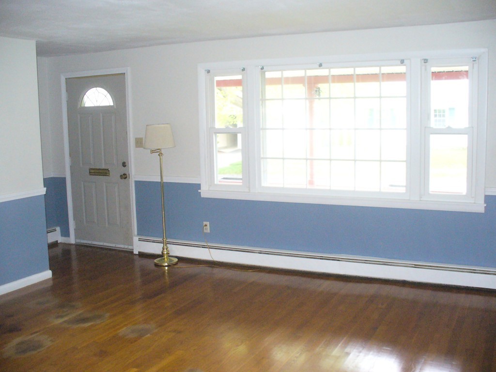 22 Birmingham Road Worcester, MA 01606 - Photo 3 of 13 Gallery Image 3