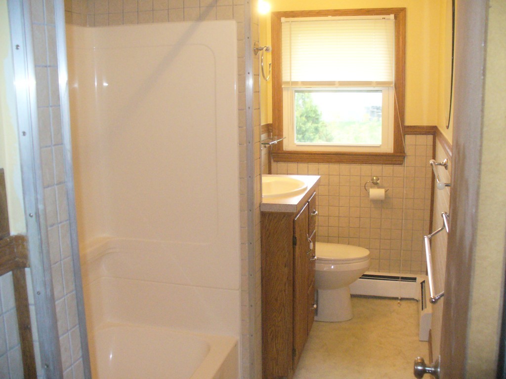 22 Birmingham Road Worcester, MA 01606 - Photo 5 of 13 Gallery Image 5