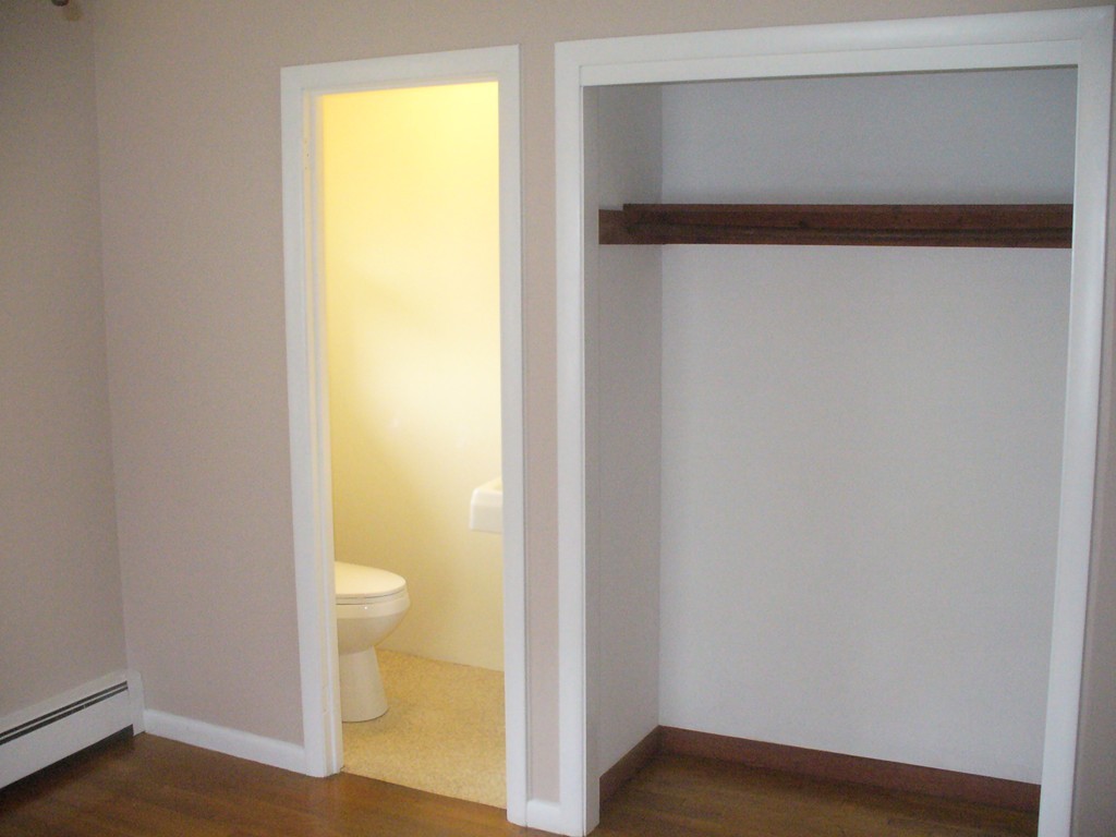 22 Birmingham Road Worcester, MA 01606 - Photo 6 of 13 Gallery Image 6