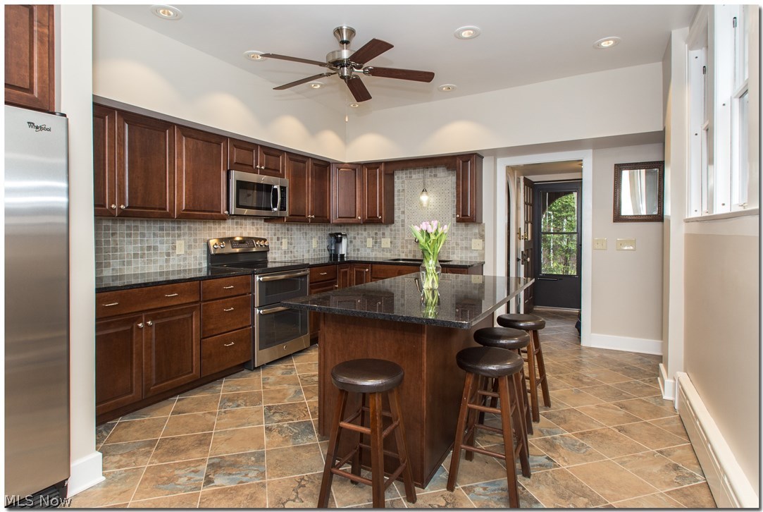 2583 Wellington Road Cleveland, OH 44118 - Photo 9 of 35 Gallery Image 9