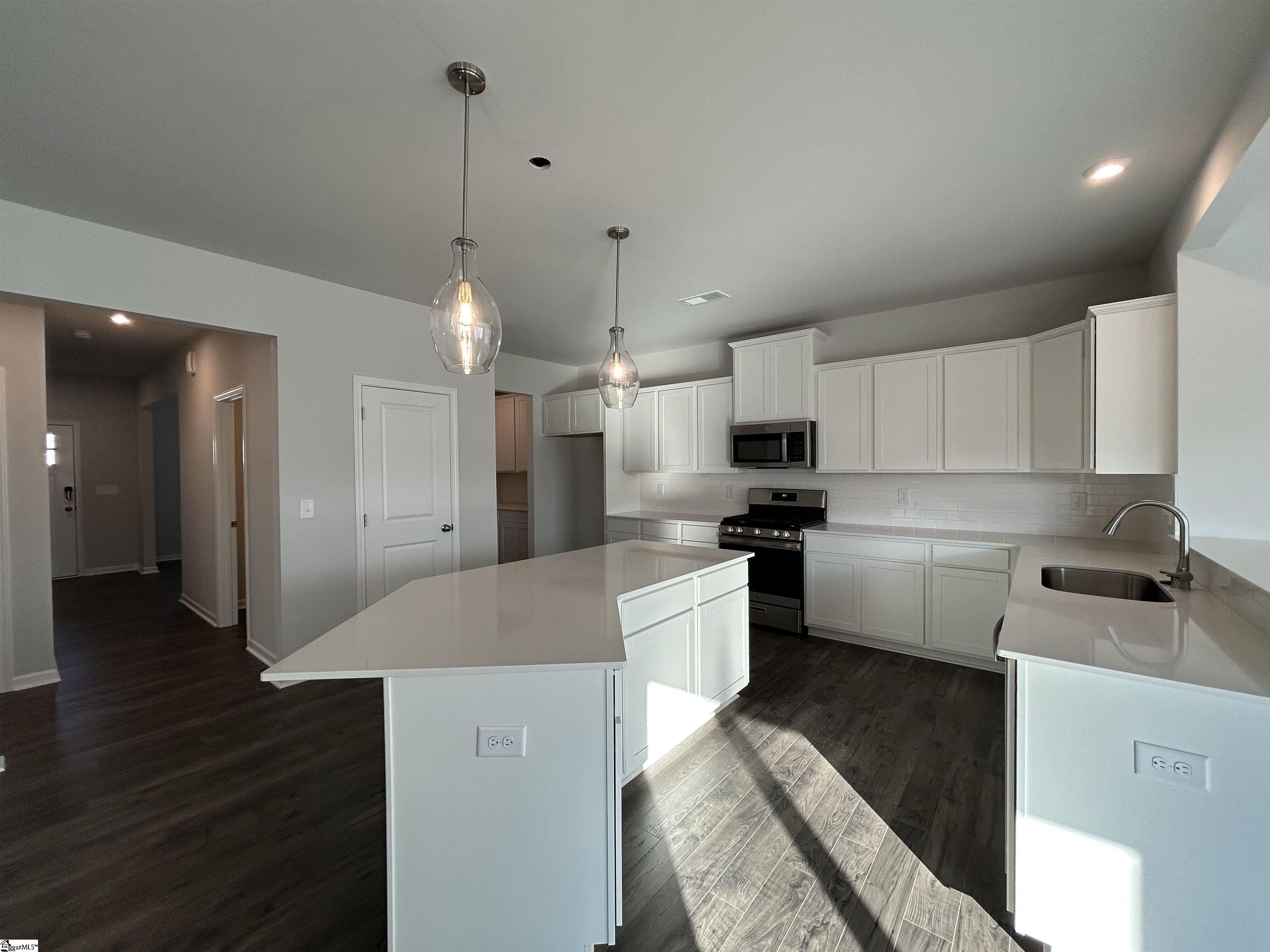 18 Stumphouse Street Greenville, SC 29607 - Photo 10 of 31