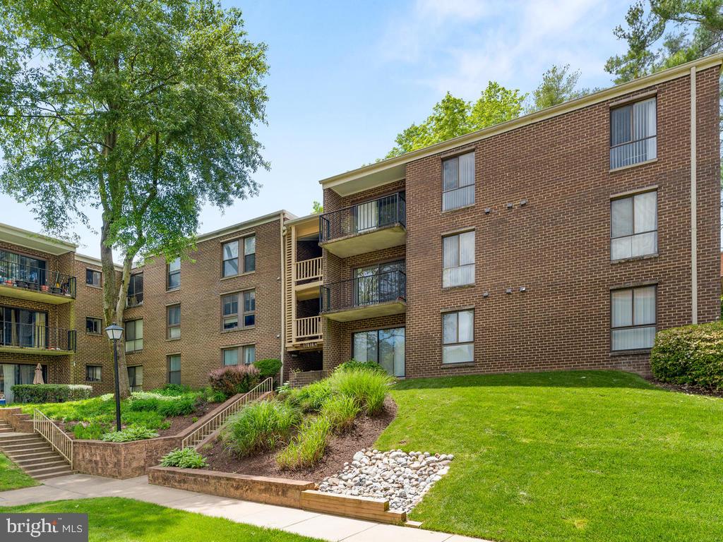 17816 Buehler Road, Unit 3A1 Olney, MD 20832 - Photo 3 of 38 Gallery Image 3